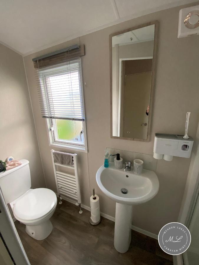 Meadow View 171 - Golden Palm - Central Heating, Wifi, Pet Friendly, Bed Linen - Meadow Lakes Caravan & Lodge Hire Chapel Saint Leonards Exterior photo